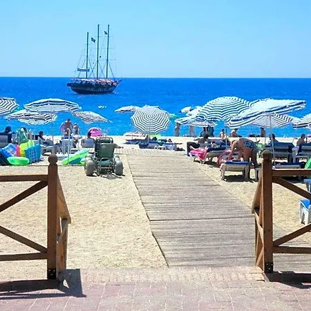 Ξενοδοχείο Remi 4*