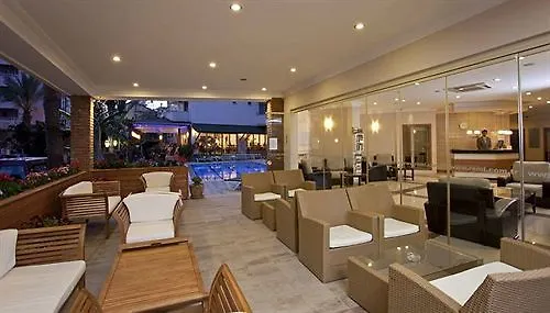 瑞米酒店 4* 阿拉尼亚